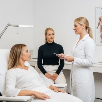 Comment le BBL permet d'obtenir des fesses galbées naturellement et sans implant