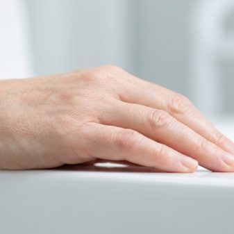 Comment redonner du volume à des mains creuses et veineuses
